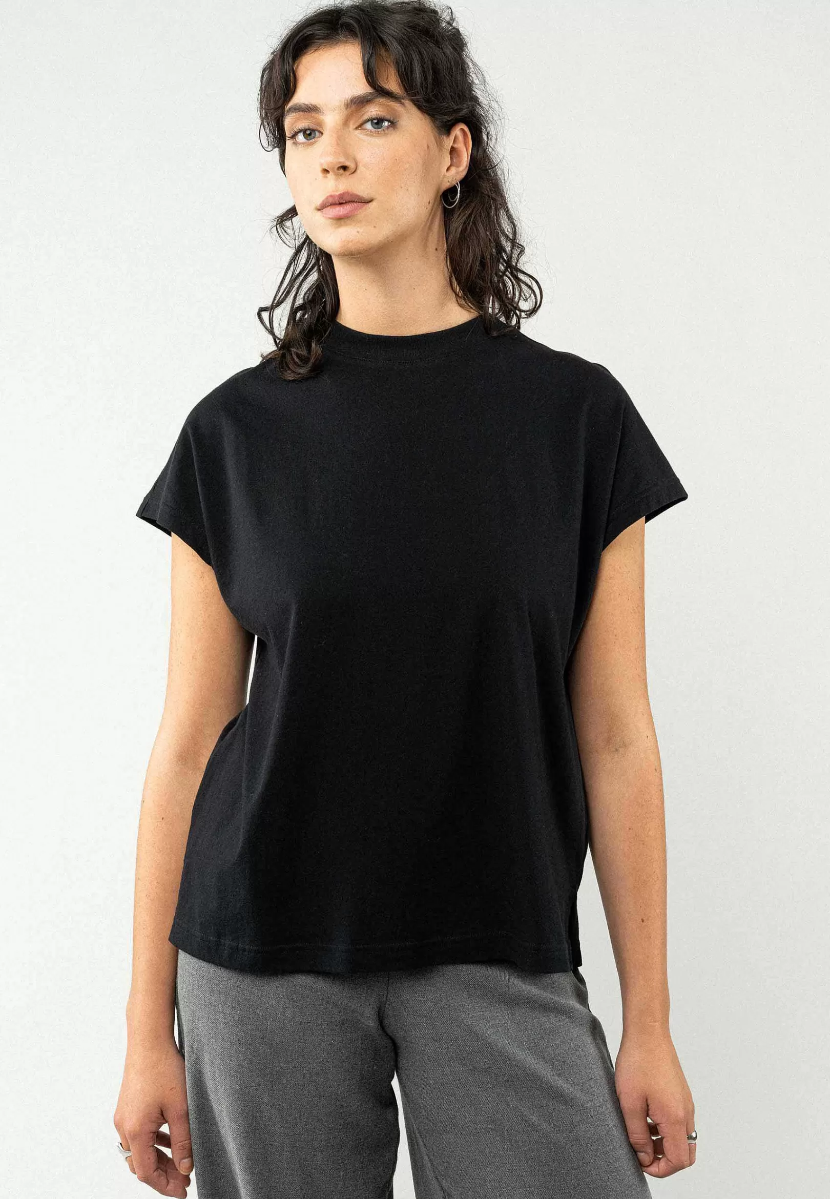 Store Damen T-Shirt Madhu Damen Shirts & Tops